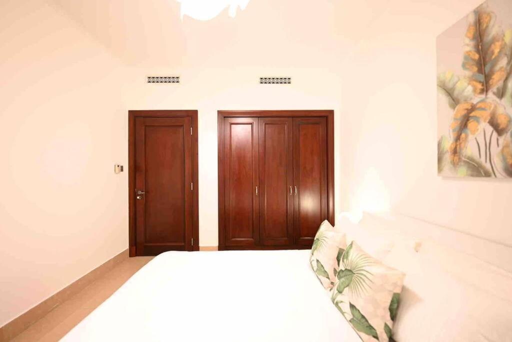 Brand New Furniture . Close To Dubai Mall. Exterior photo